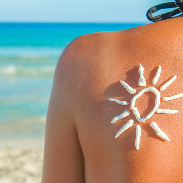 Natürliche Sonnencreme mit mineralischem Sonnenschutz