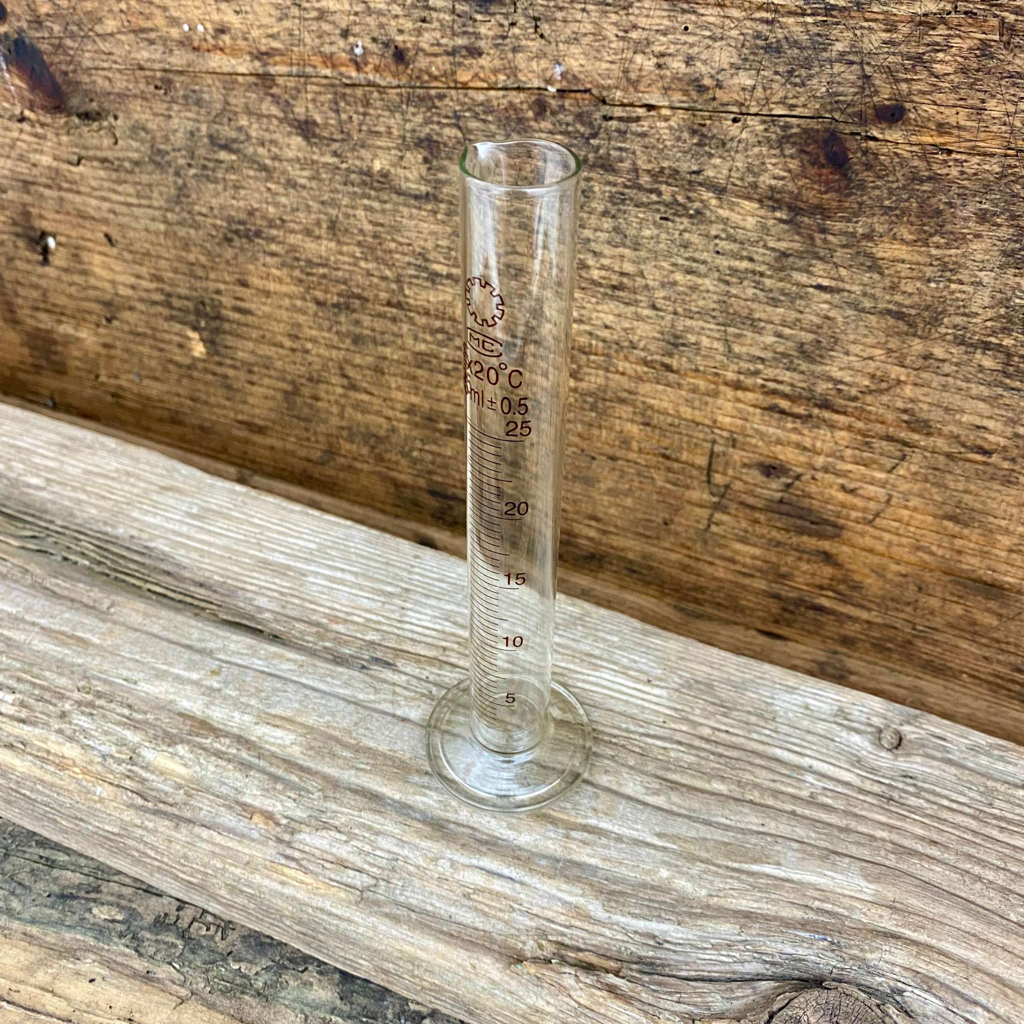 Measuring cylinder glass 25 ml