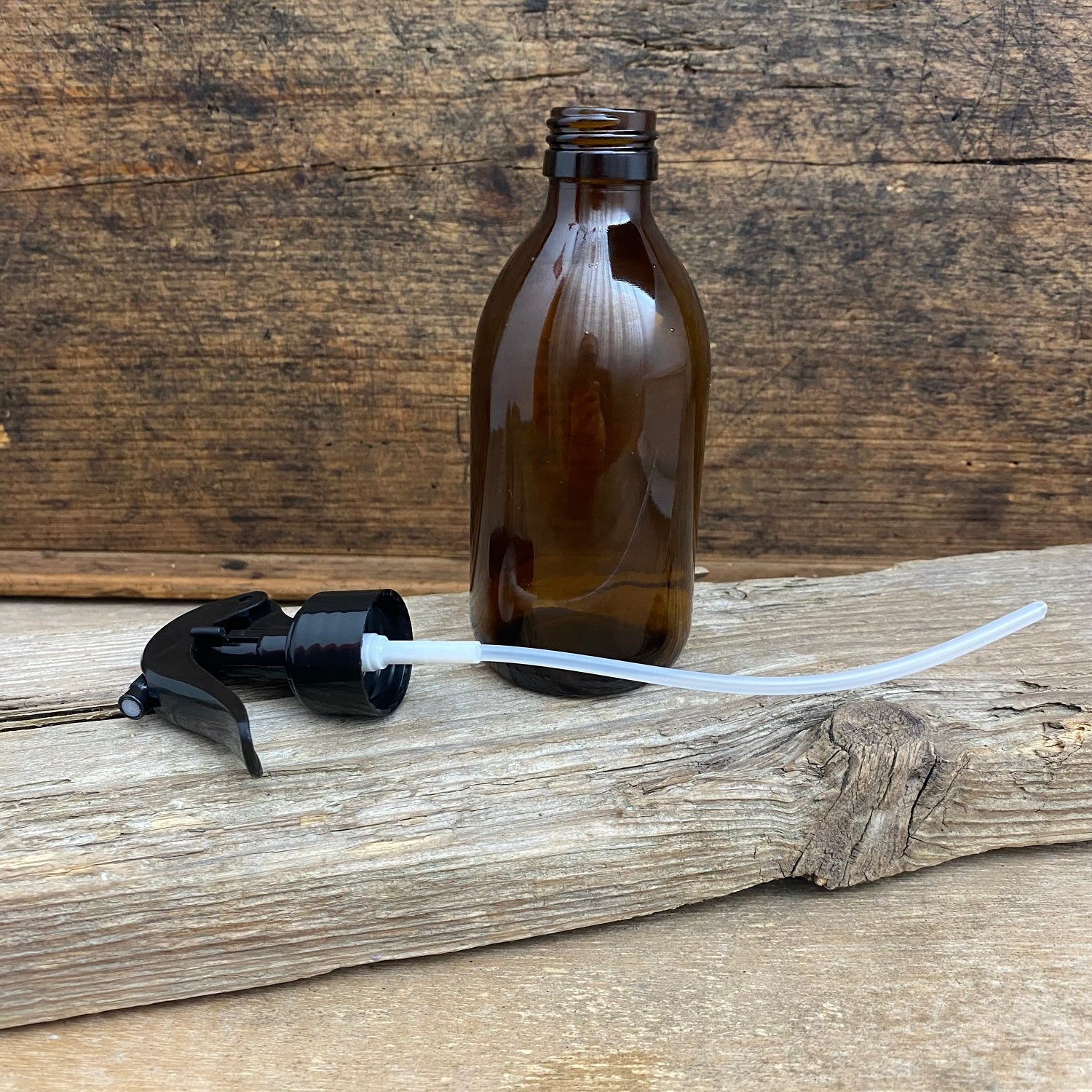 Braunglasflasche mit Mini Trigger Sprühpistole 250 ml